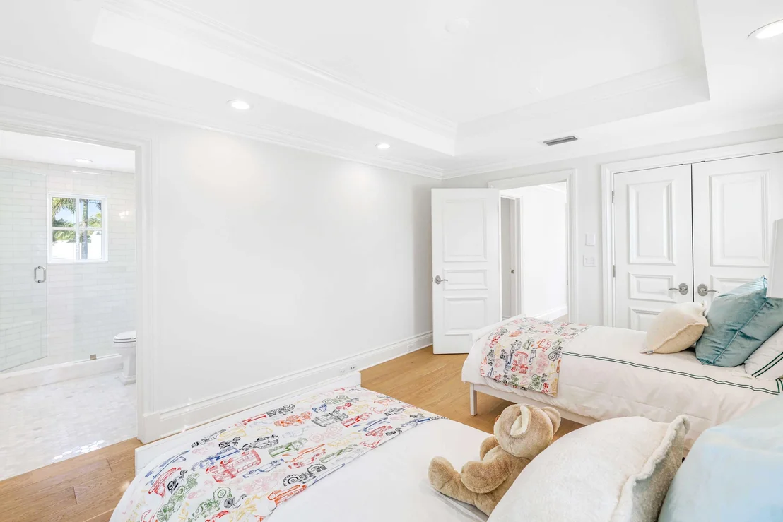 Photo of 220 Esplanade Way