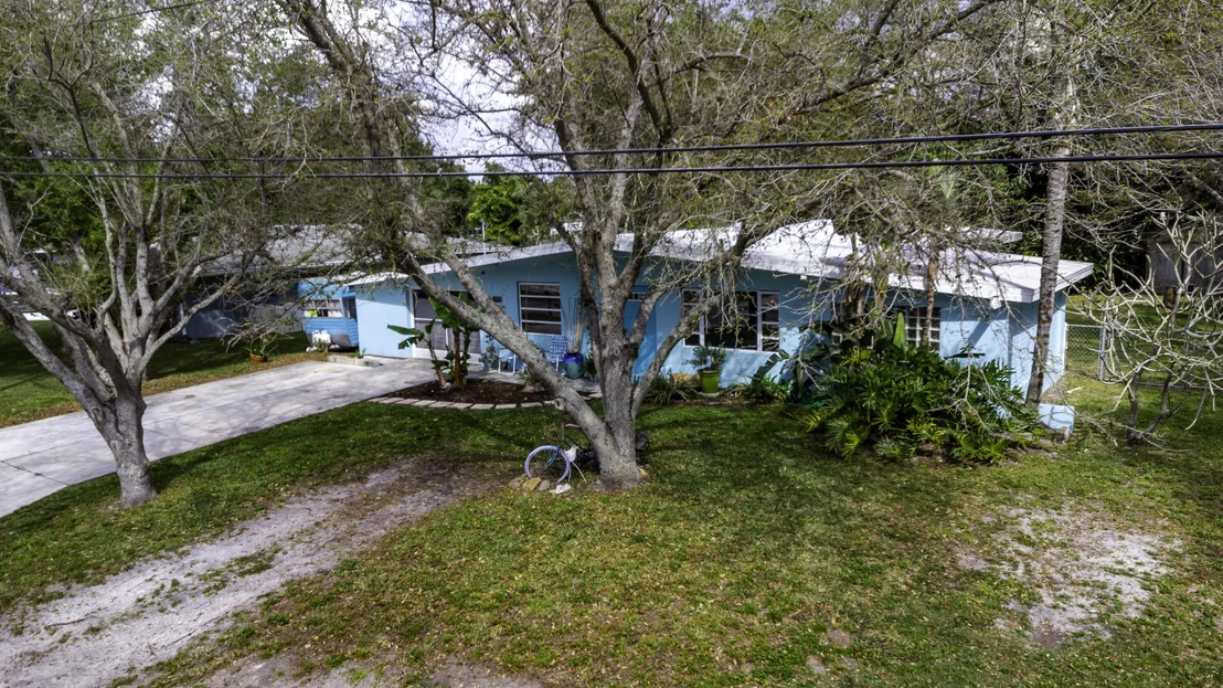 Photo of 3030 Summit Street