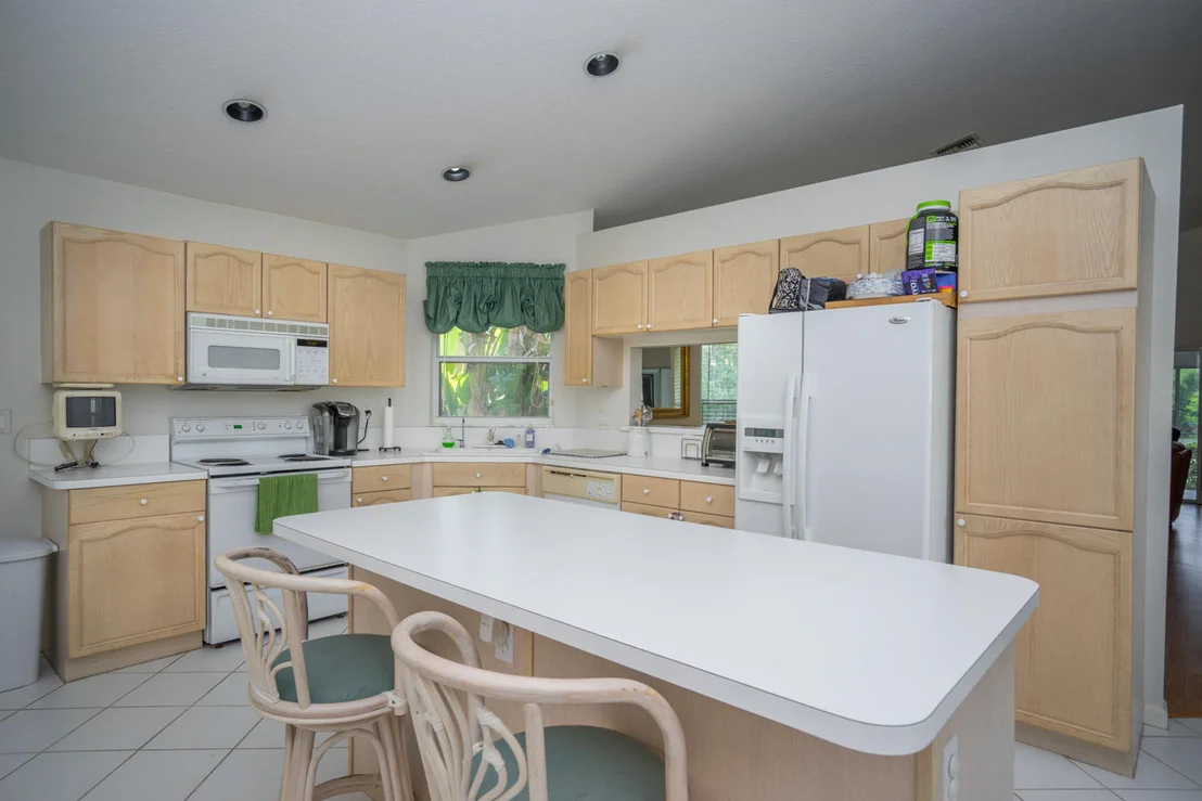 Photo of 123 Harbor Lake Circle