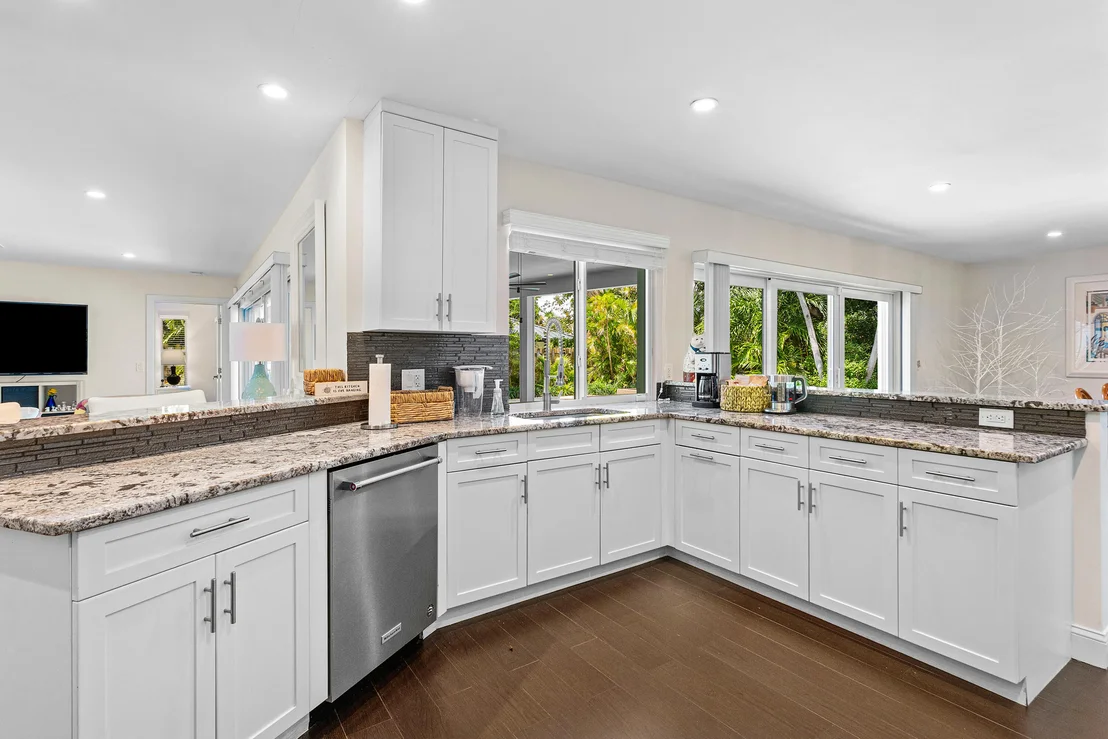 Photo of 2401 Banyan Road