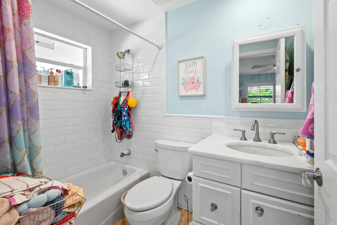 Photo of 106 Windsor Road E