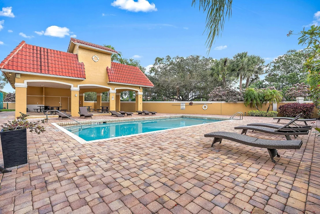 Photo of 149 Stonebriar Boulevard