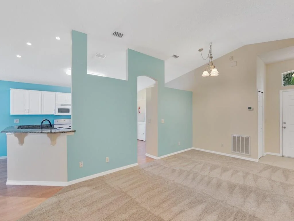 Photo of 1097 W 13th Square
