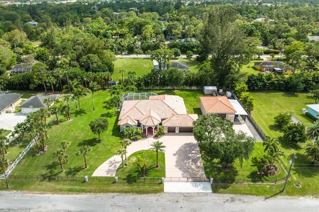Photo of 8360 Arrowhead Drive
