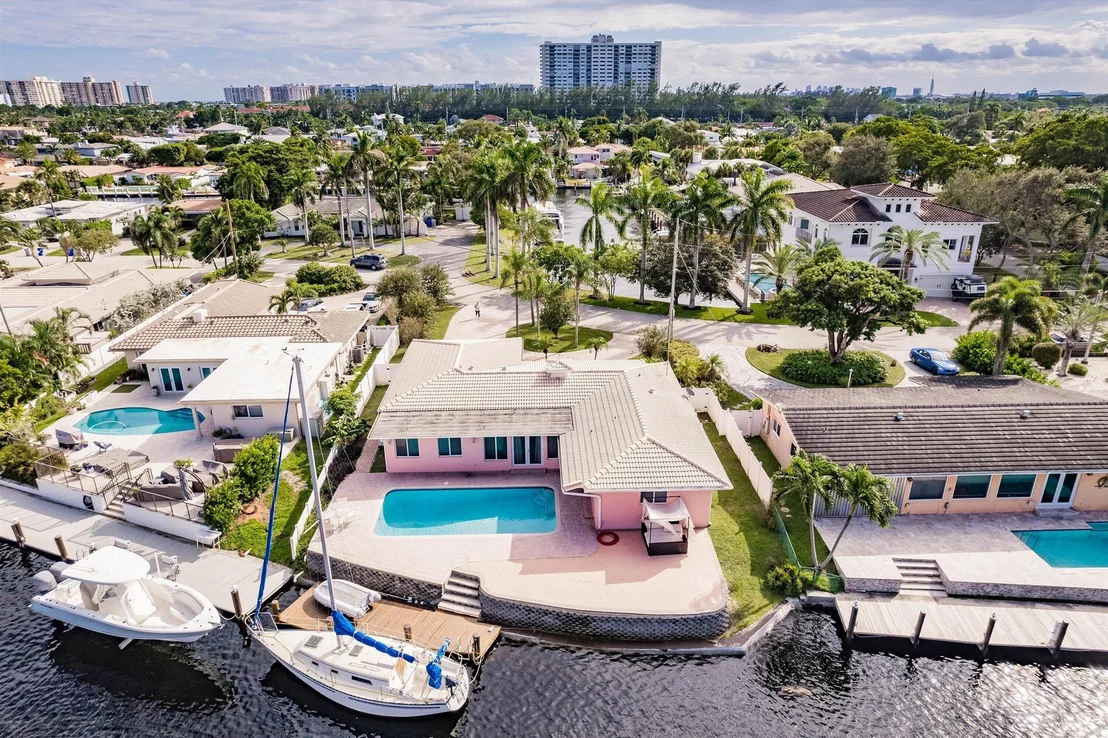 Photo of 2425 SE 12th Street
