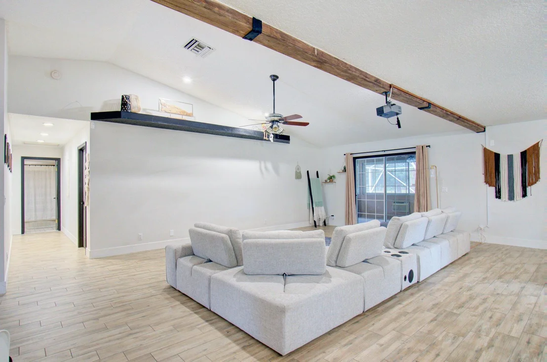 Photo of 4090 Mandarin Boulevard