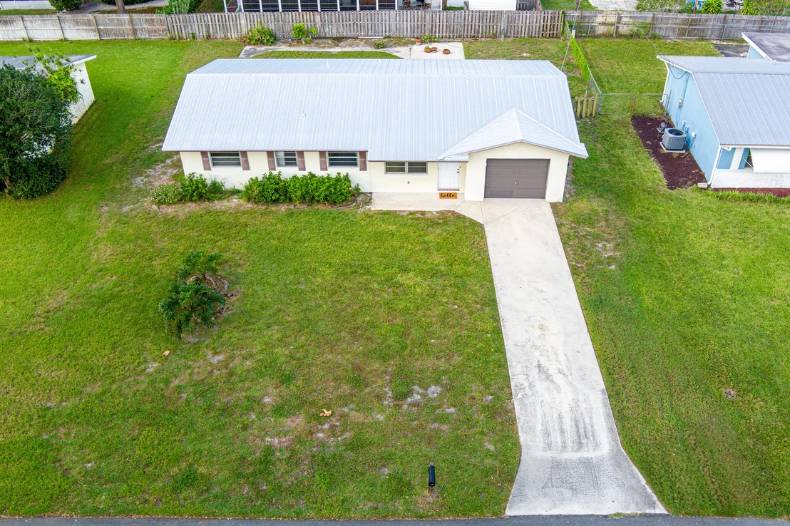Photo of 1340 SE Sandpiper Lane