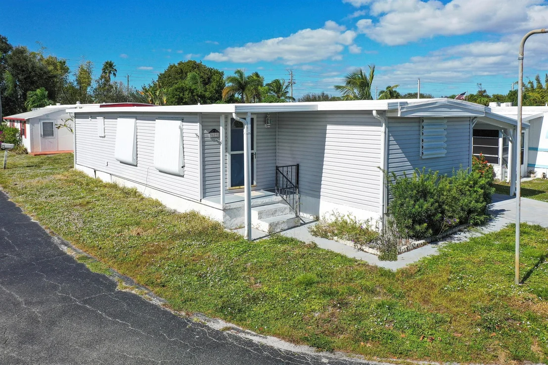 Photo of 609 Garden View