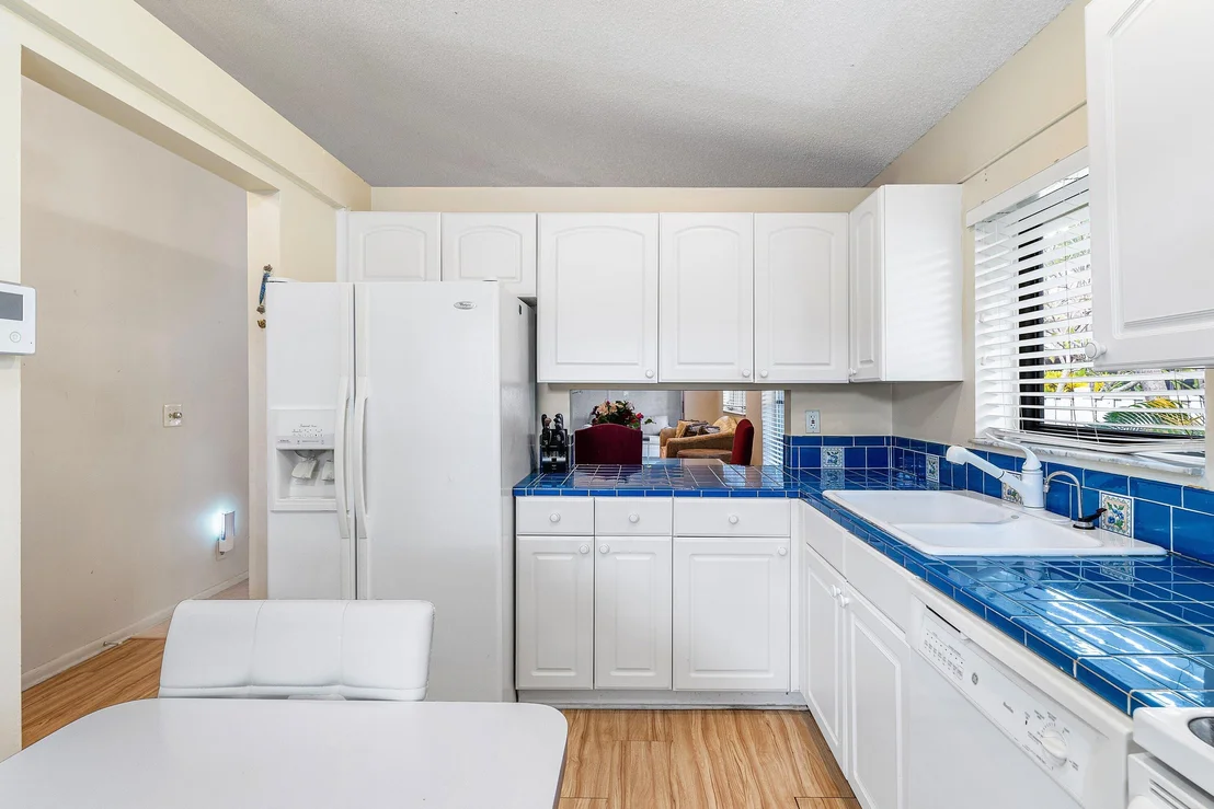 Photo of Unit D at 8077 Springtree Road
