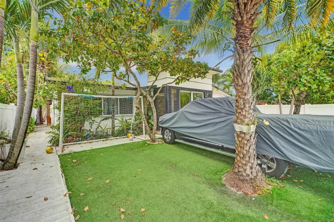 Photo of 2131 NW 4th Street