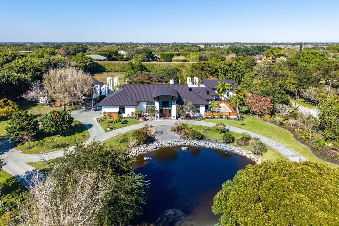 Photo of 8549 SURREY Lane