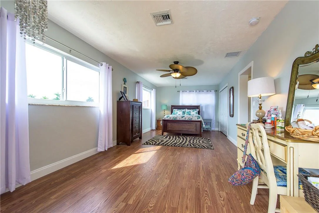 Photo of 1011 SE 5th Avenue