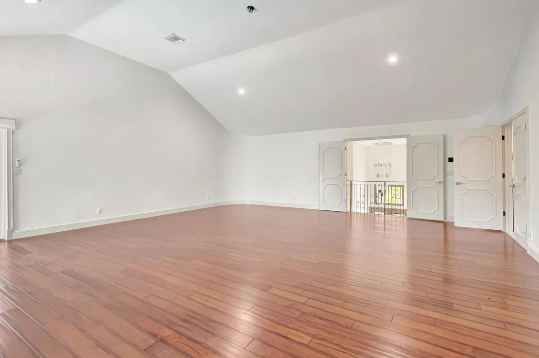Photo of 930 N Parkside Cir Circle N