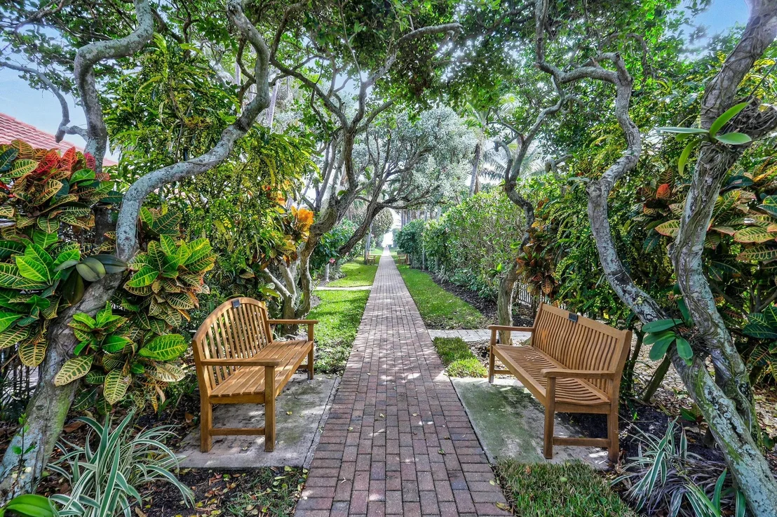 Photo of 226 Cove Place