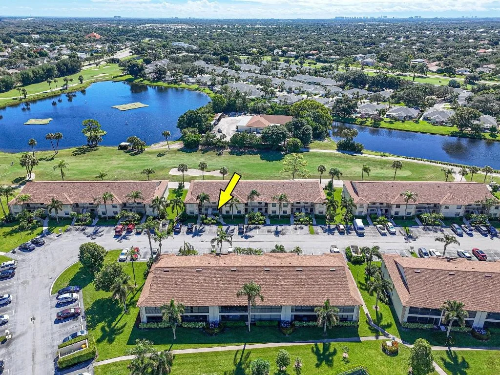 Photo of Unit B at 1001 Pinecrest Circle
