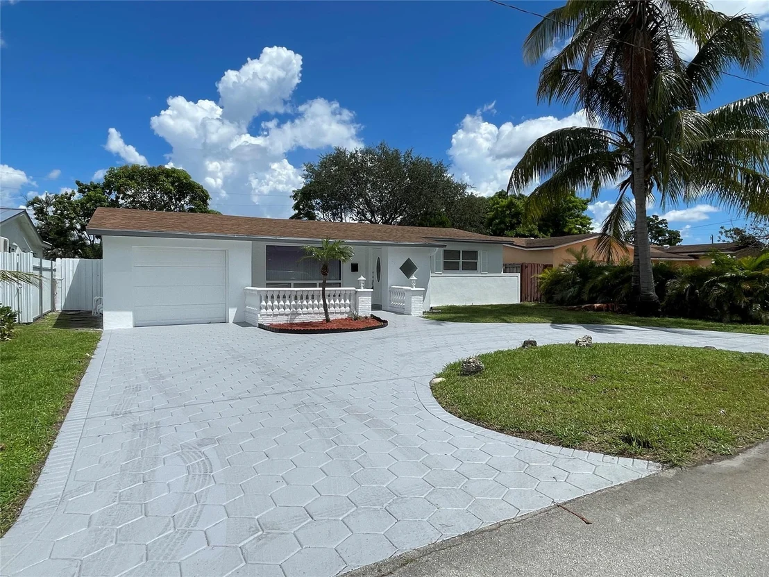 Photo of 7729 Coral Boulevard