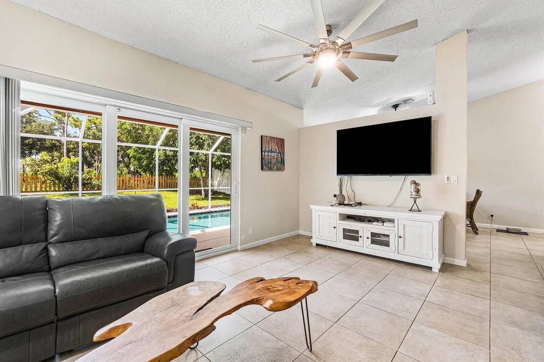 Photo of 5155 Rosen Boulevard