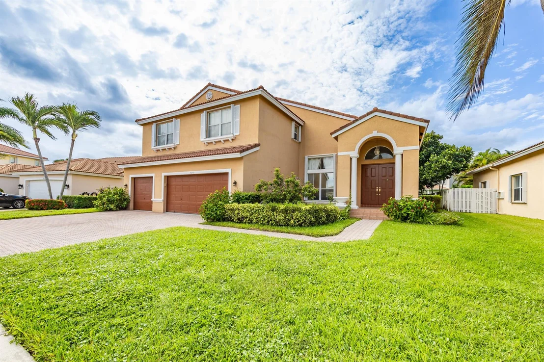 Photo of 6145 Indian Forest Circle