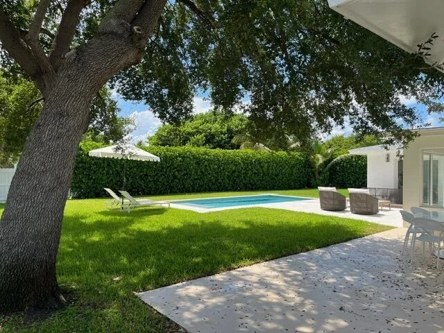 Photo of 7926 Pine Tree Lane