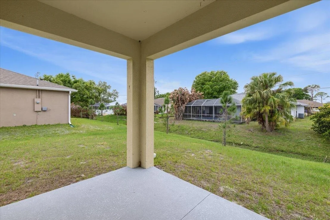 Photo of 1072 Roseland Road