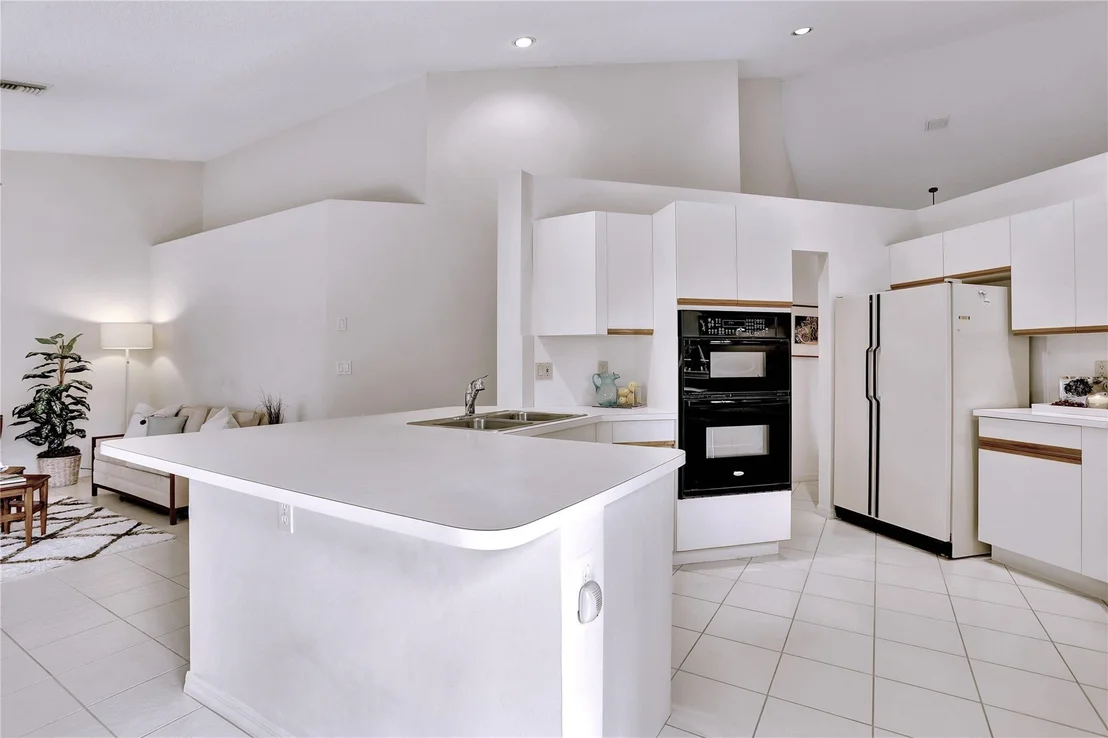 Photo of 804 Heron Road