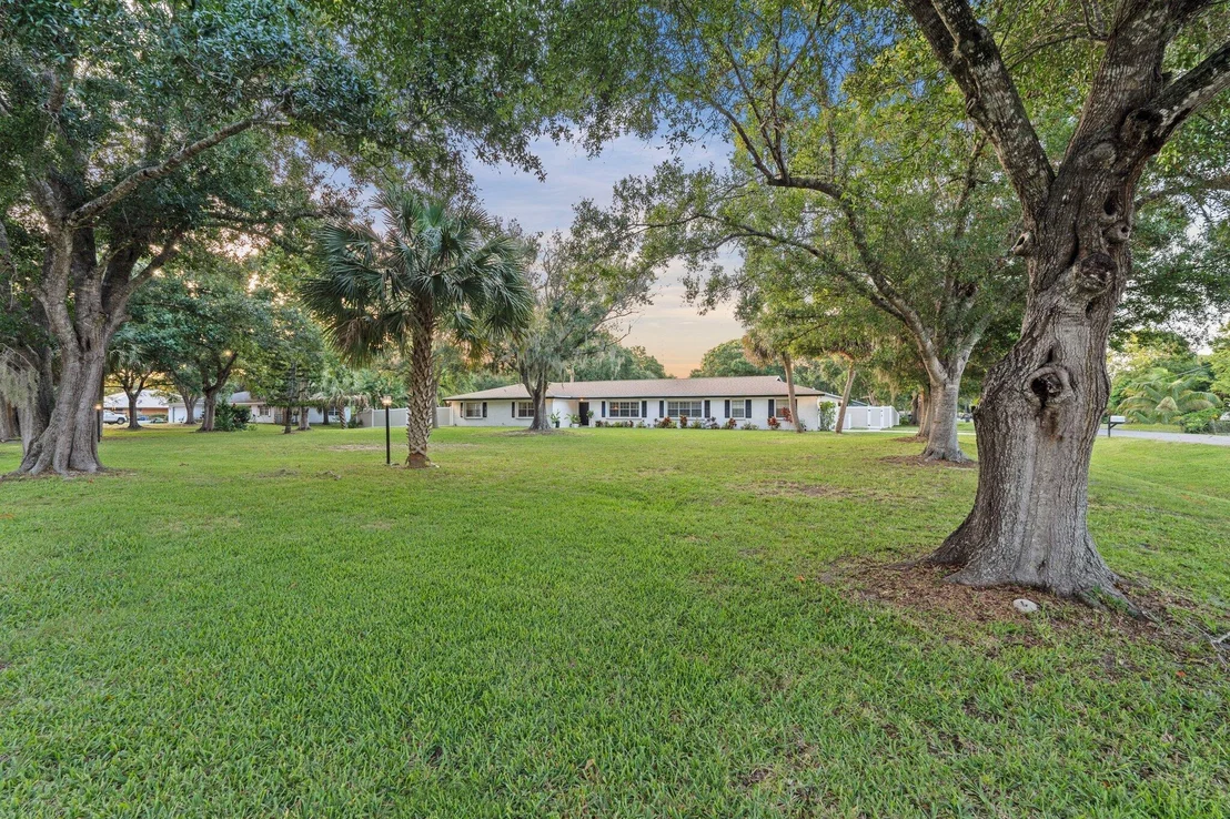 Photo of 2900 Grove Drive