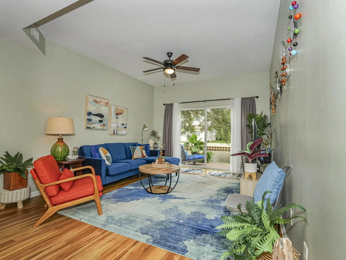 Photo of Unit 103 at 536 7TH Square