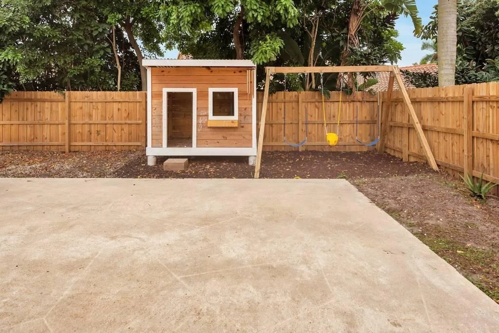 Photo of 9800 Sun Pointe Drive