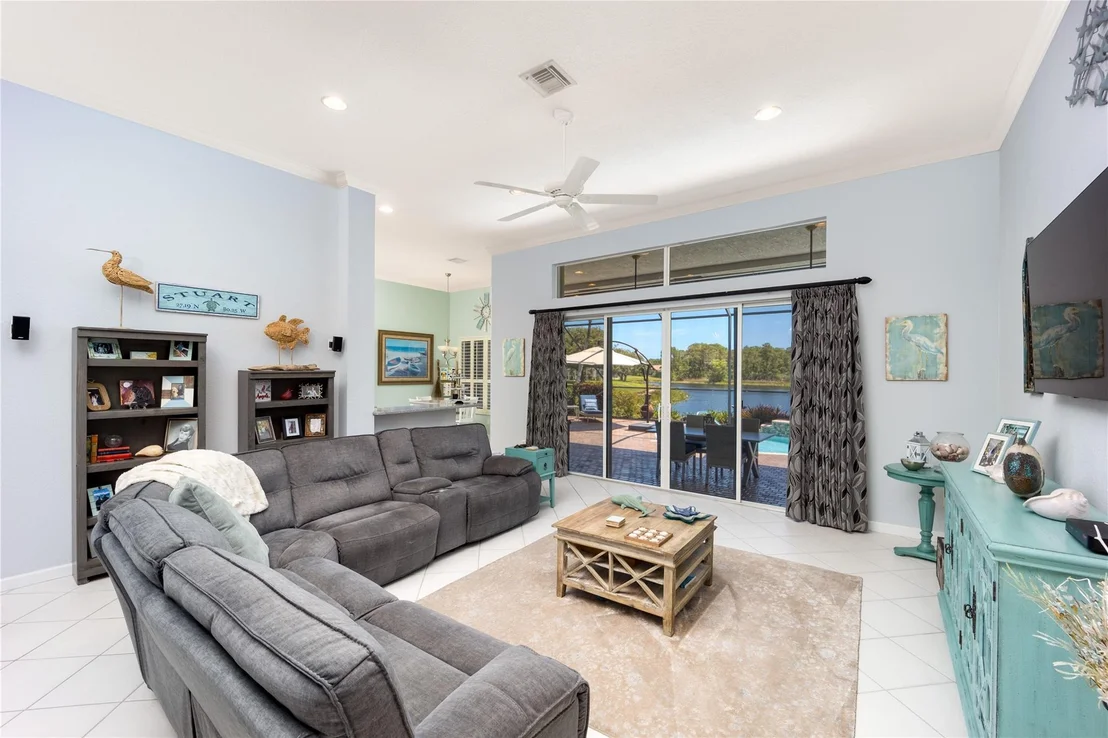 Photo of 6945 SE Bay Hill Drive