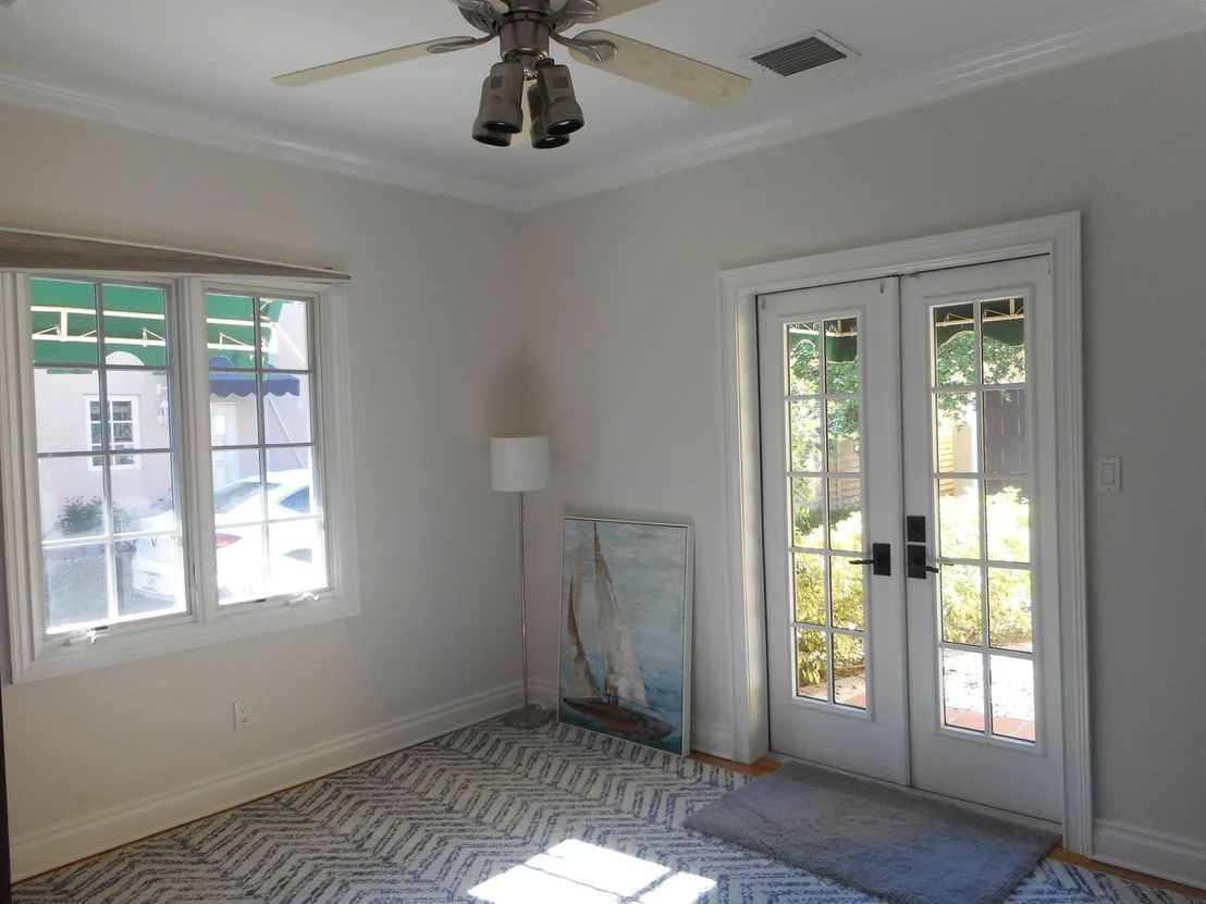 Photo of 830 Biscayne Drive
