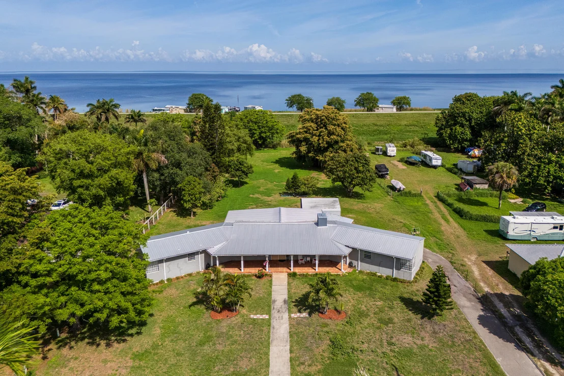 Photo of 1221 Bacom Point Road