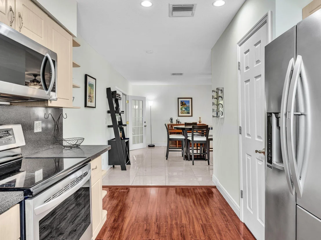 Photo of 633 Heron Drive