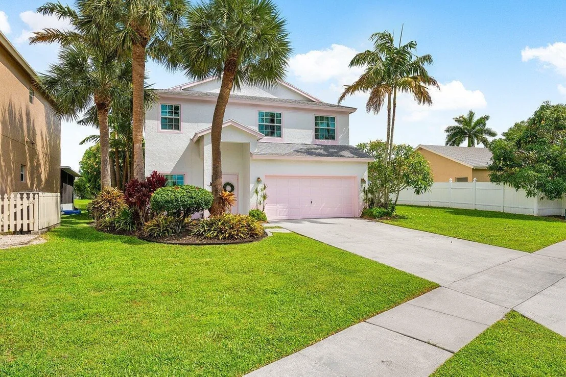 Photo of 6321 Lansdowne Circle