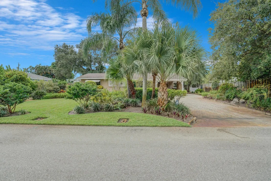 Photo of 450 Dover Road