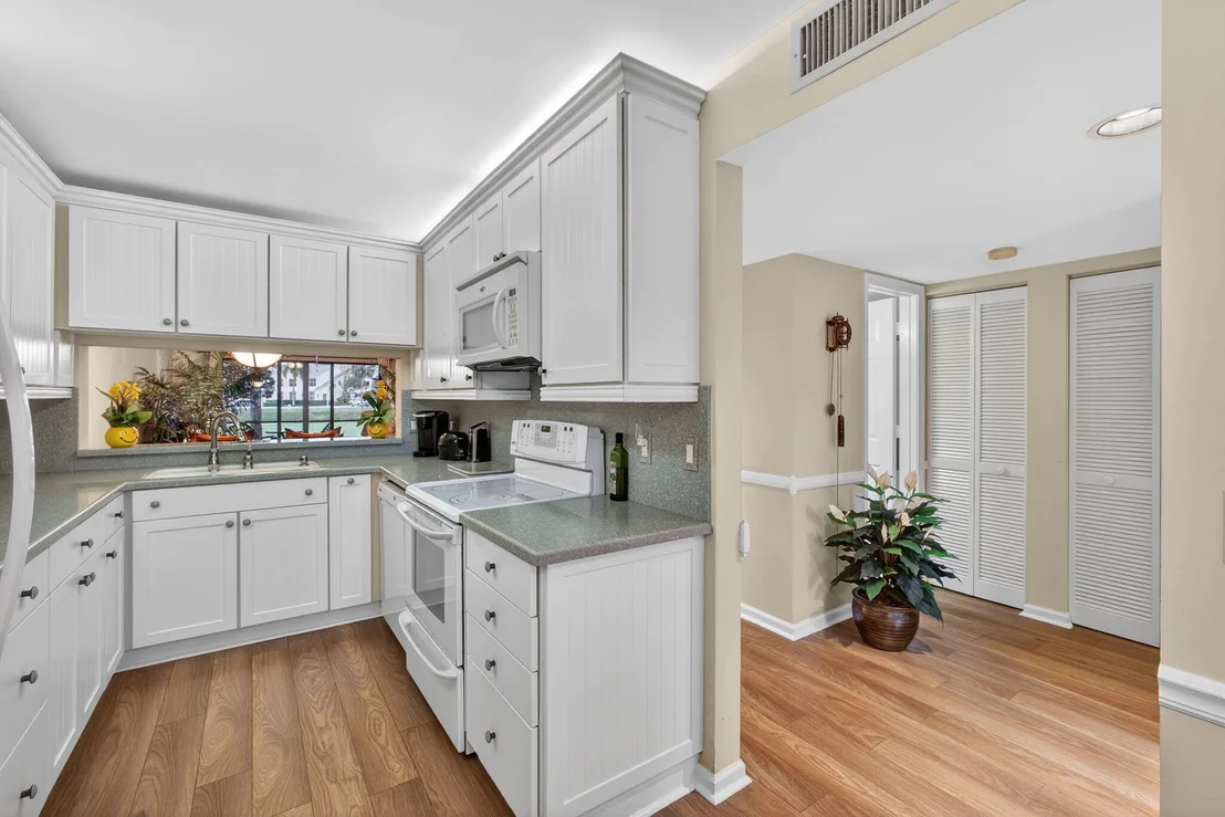 Photo of Unit F at 2041 Keystone Drive