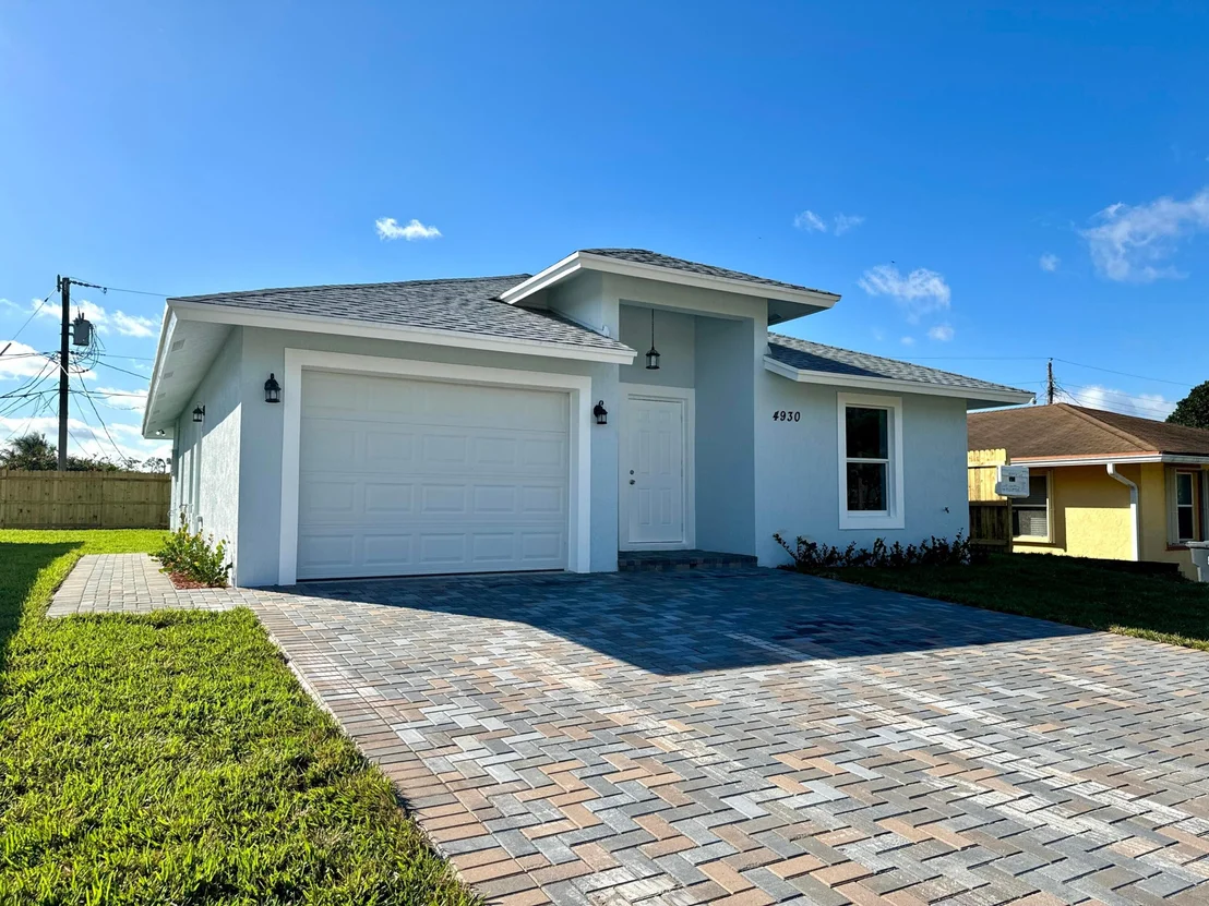 Photo of 4930 Biscayne Drive