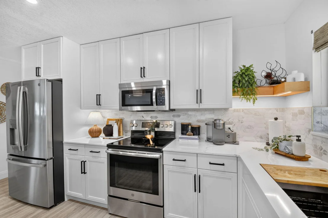 Photo of 110 W Coconut Drive