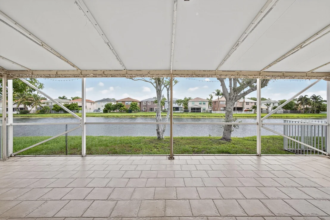 Photo of 6121 Spring Isles Boulevard