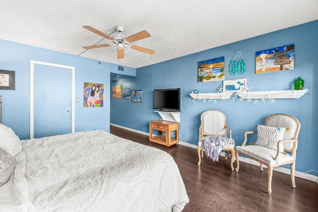Photo of Unit 708 at 4301 N Ocean Boulevard