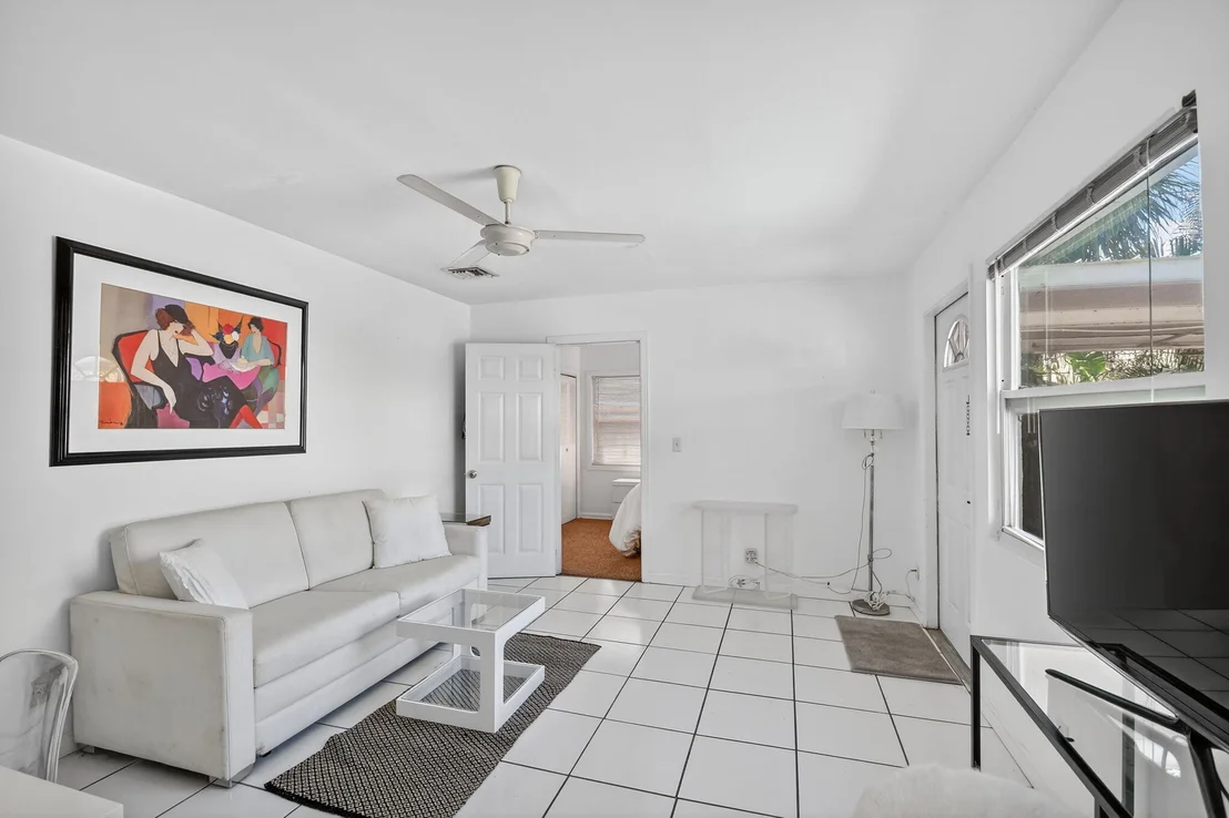 Photo of 328 Monroe Drive
