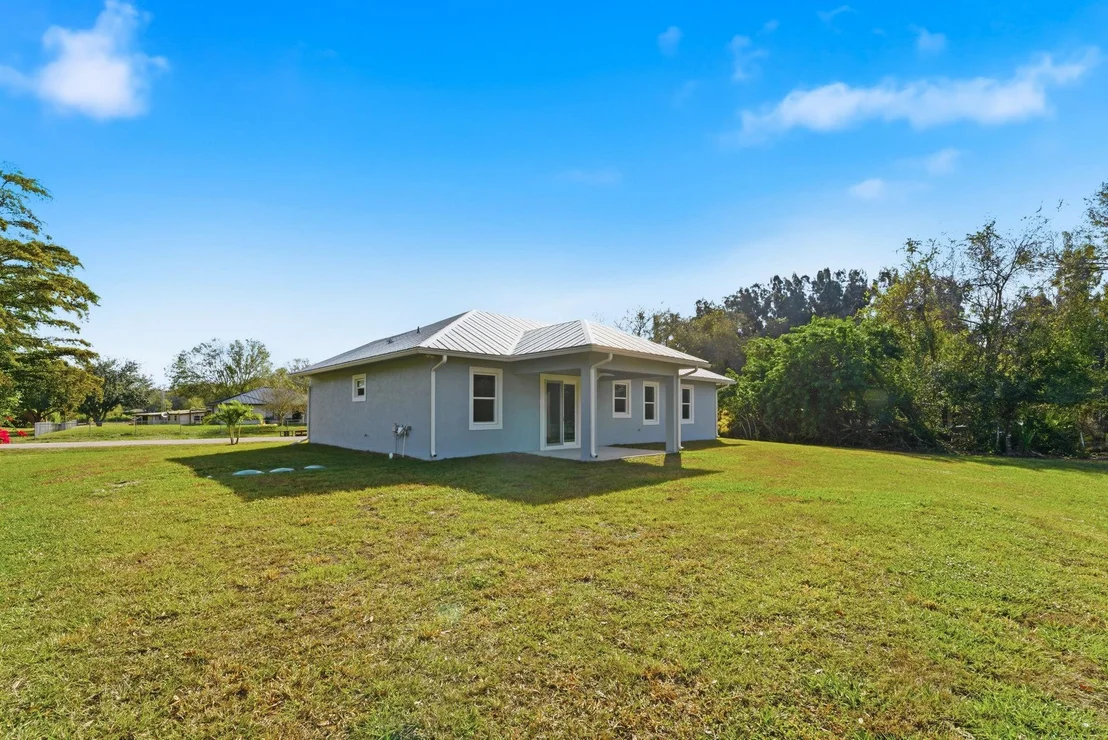 Photo of 3269 NW 24th Avenue