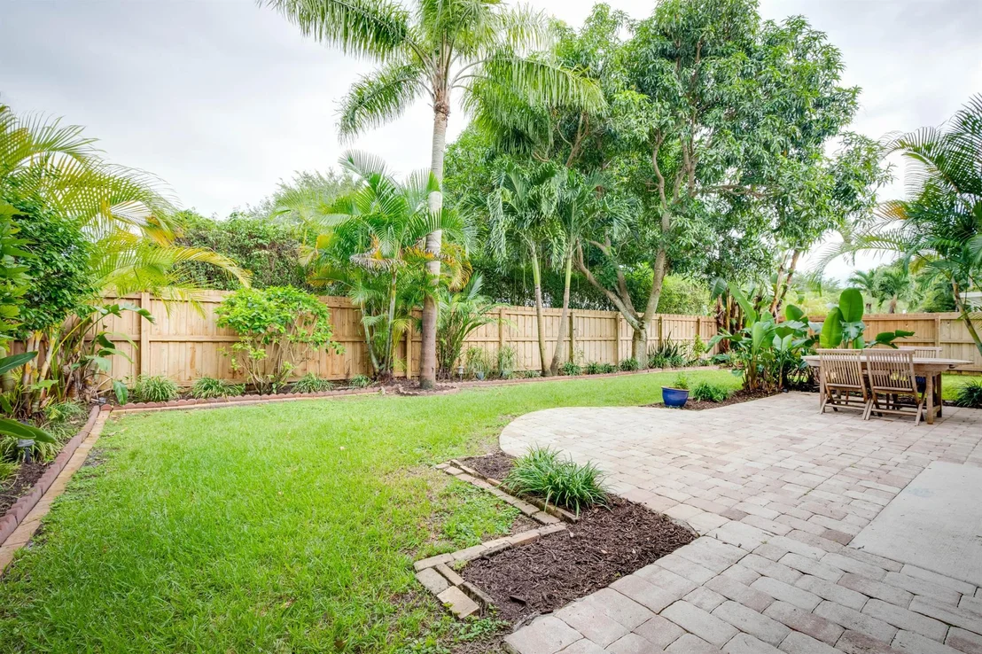 Photo of 9840 Holly Hill Drive