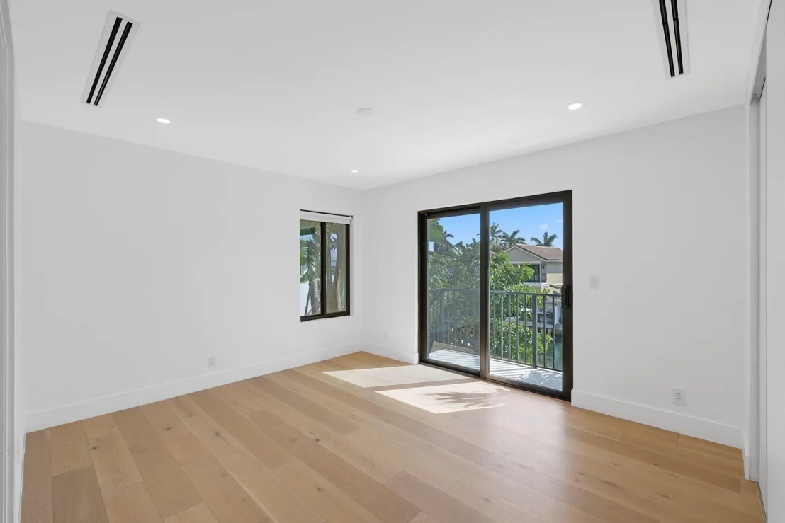 Photo of 680 NE 29th Place