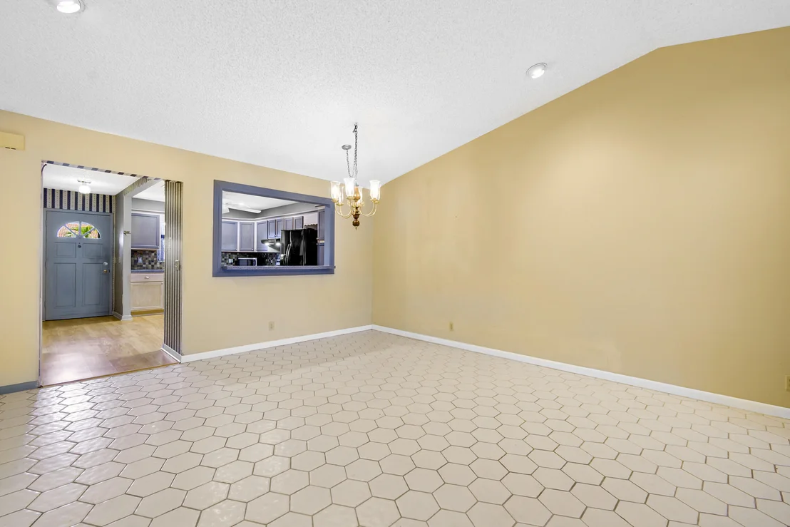 Photo of 865 Lantern Tree Lane