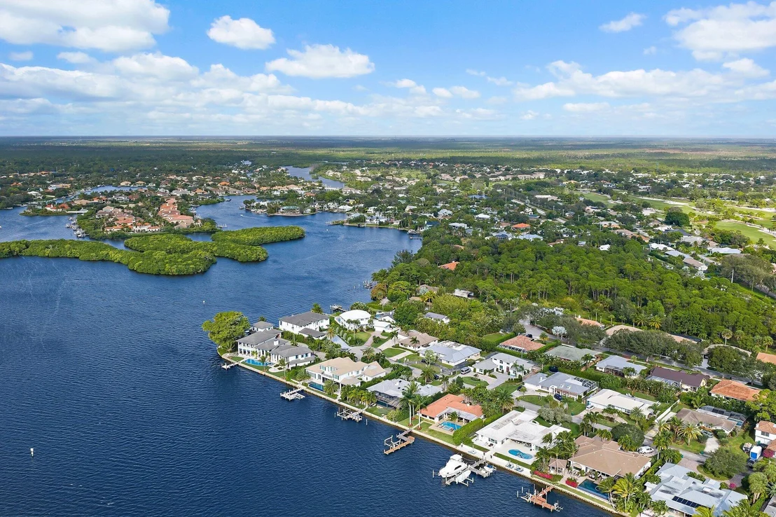 Photo of 348 River Drive