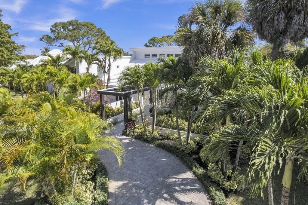 Photo of 355 Oakview Drive