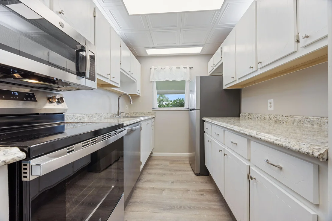 Photo of Unit C at 355 MAIN Boulevard