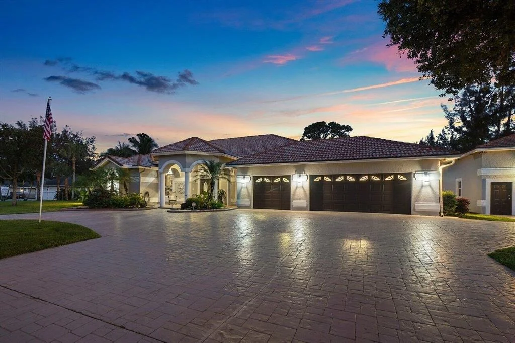 Photo of 8360 Arrowhead Drive