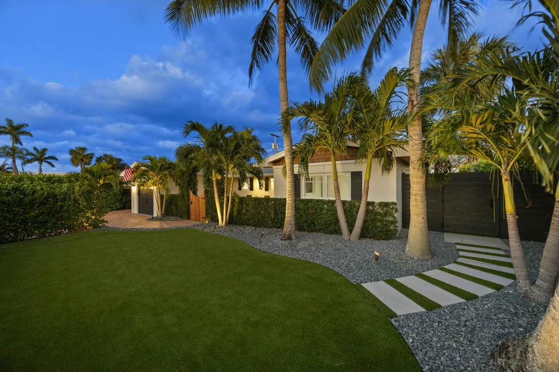 Photo of 370 Mars Avenue