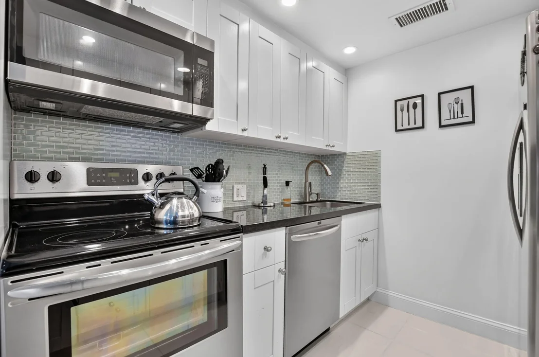 Photo of 1061 EXETER D